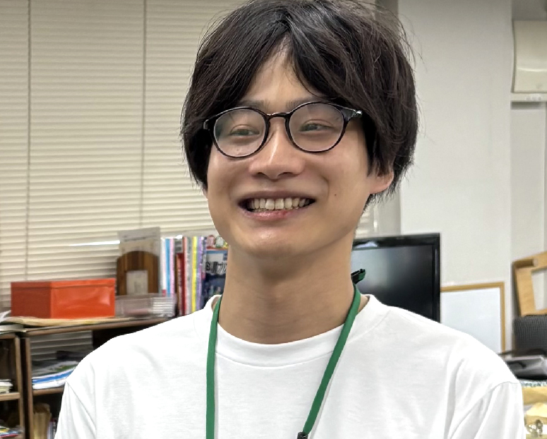 瀬戸 亮也主事の写真